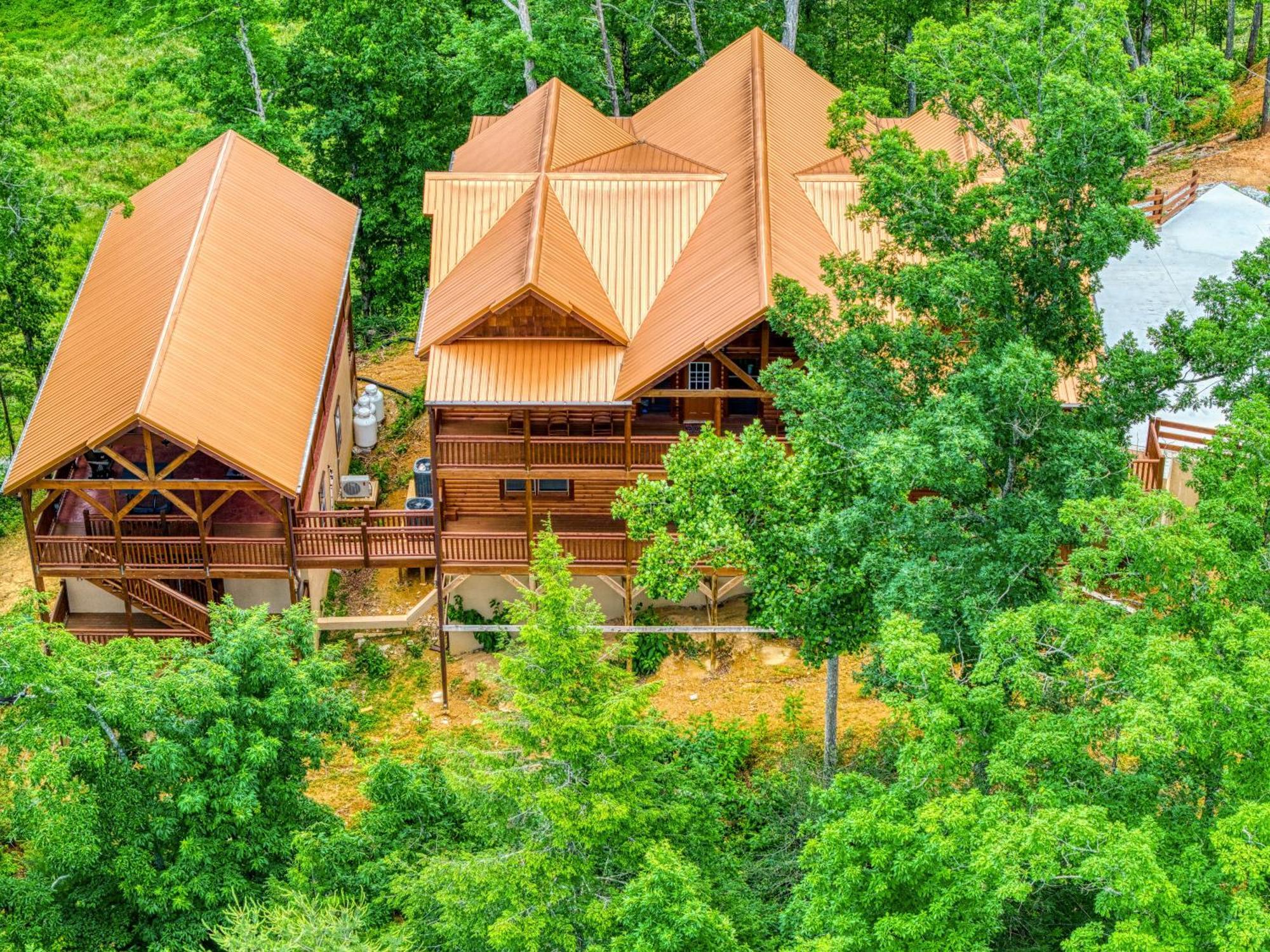 Majestic Splash- 8 Bedroom, Indoor Pool, Hot Tub, 1089 Free Tickets Each Paid Day, Dollywood Sevierville Εξωτερικό φωτογραφία